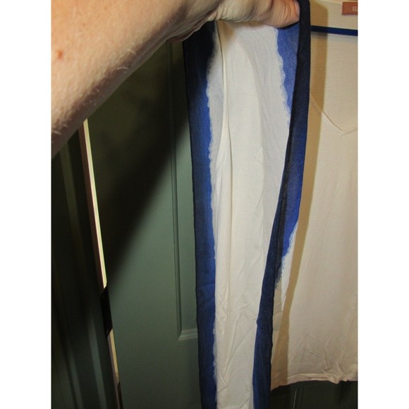 Ellen Tracy Women's White & Blue Short Sleeve Pullover Blouse Size M - Picture 3 of 7